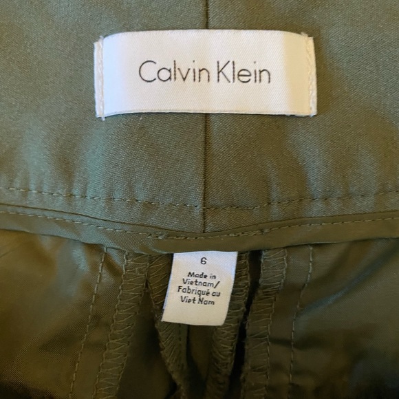 CK Cropped Pants - Picture 2 of 5